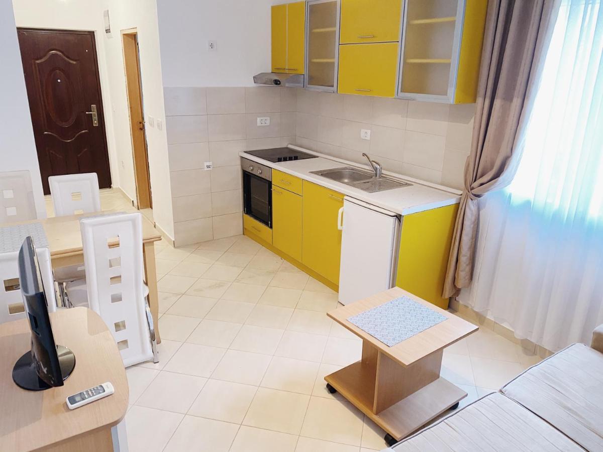 Apartments Sneki Baošići Екстериор снимка