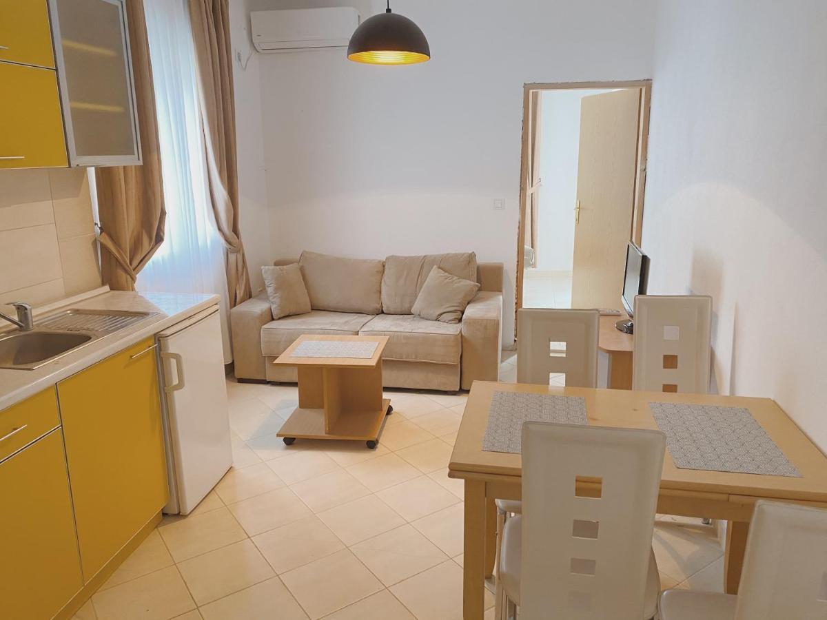 Apartments Sneki Baošići Екстериор снимка