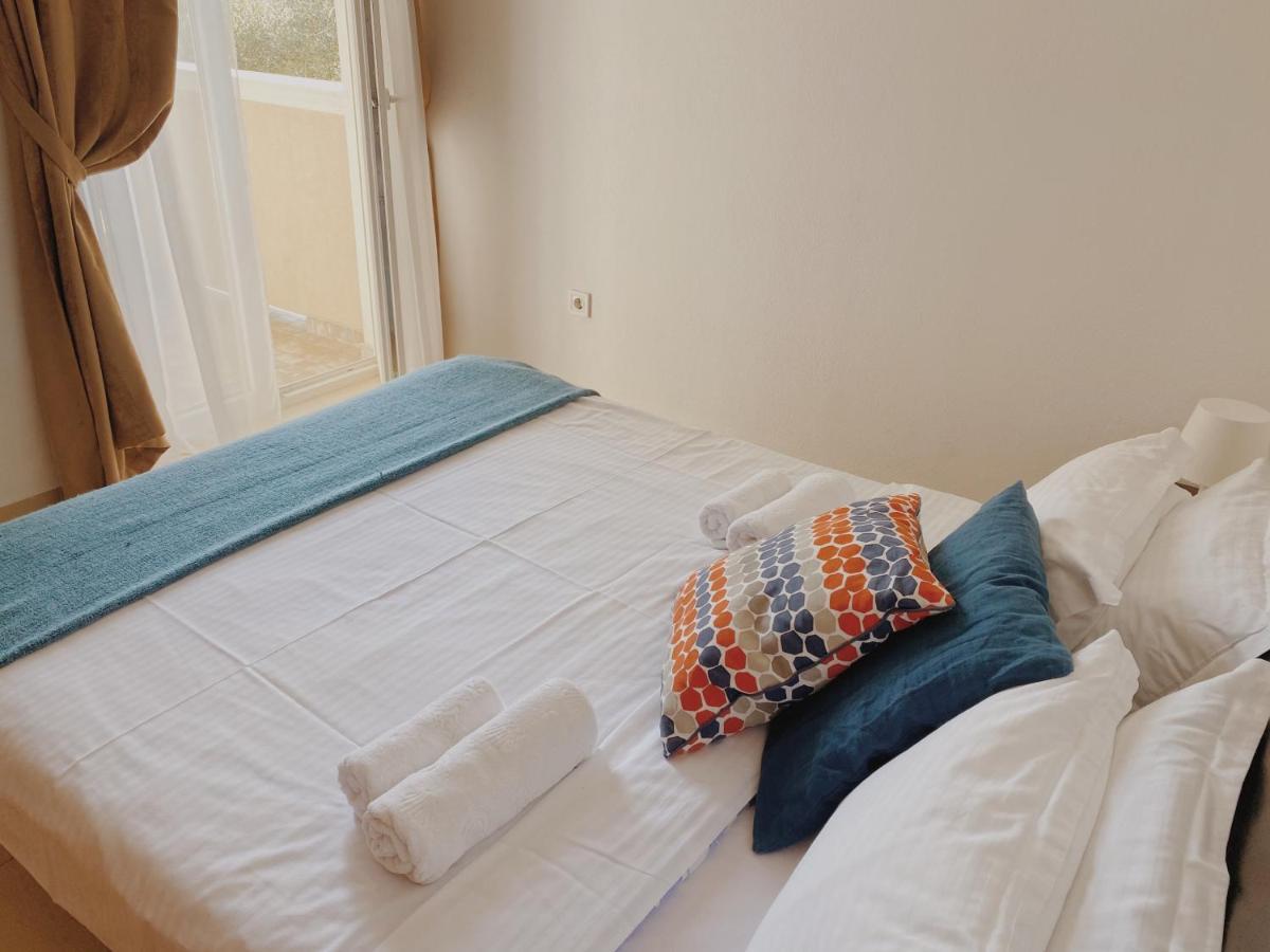 Apartments Sneki Baošići Екстериор снимка
