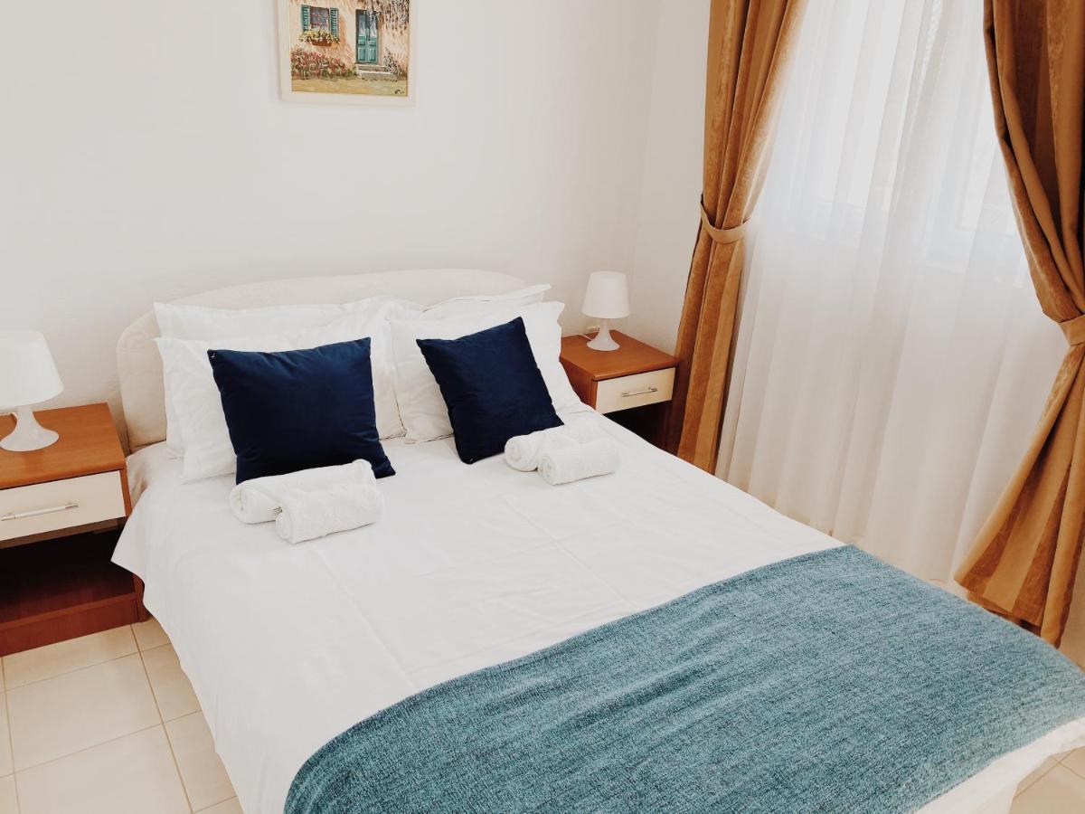 Apartments Sneki Baošići Екстериор снимка