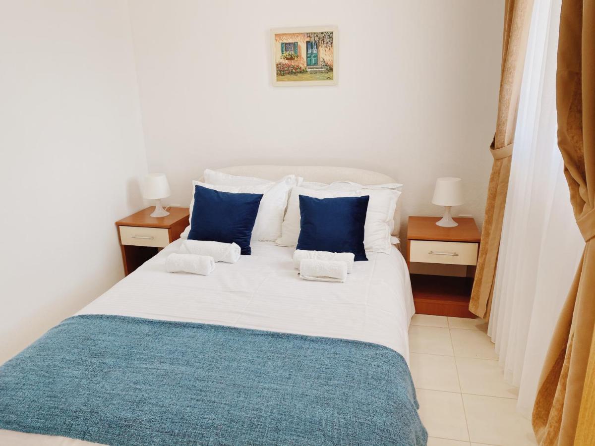 Apartments Sneki Baošići Екстериор снимка