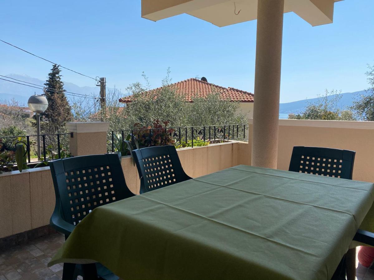 Apartments Sneki Baošići Екстериор снимка