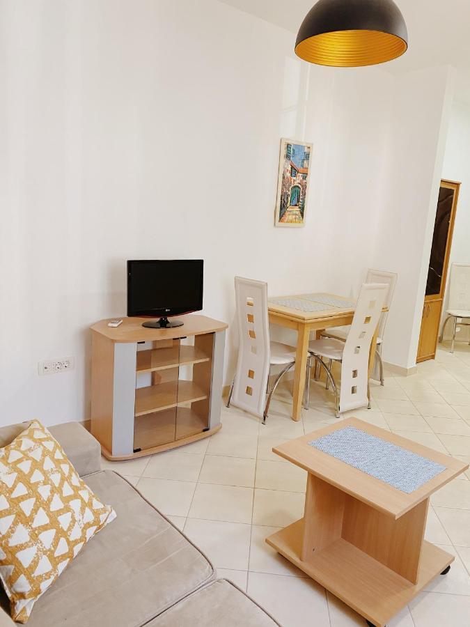 Apartments Sneki Baošići Екстериор снимка